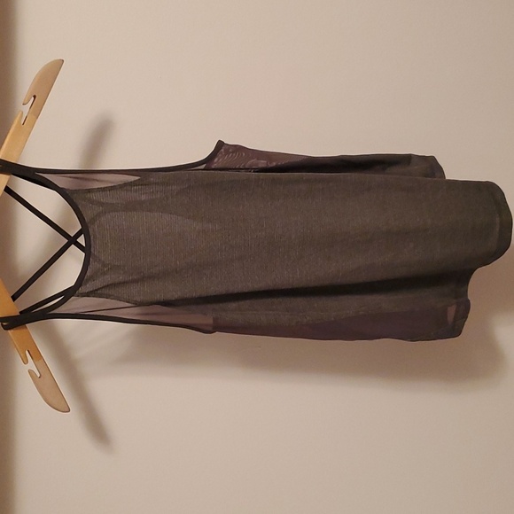 Lululemon Run Off Route tank top. Mesh. Green army + grey. Women size 8 - Picture 3 of 11